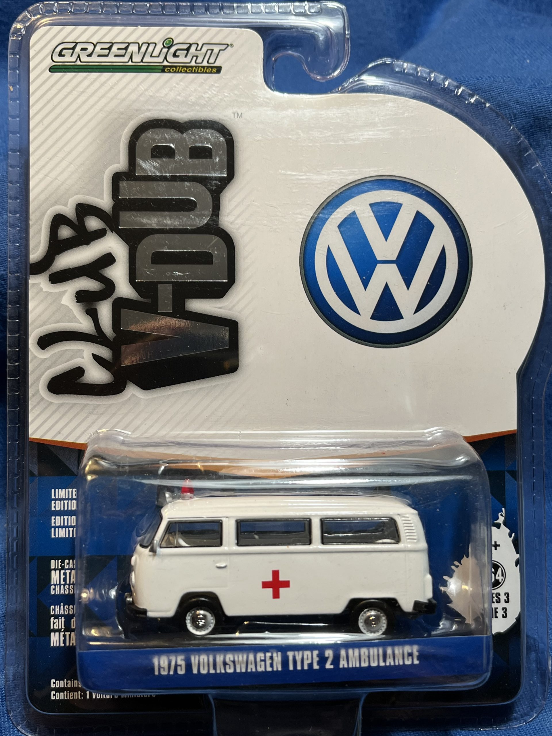 Greenlight® - CLUB V-Dub™ - 1975 Volkswagen Type 2 Ambulance - White ...